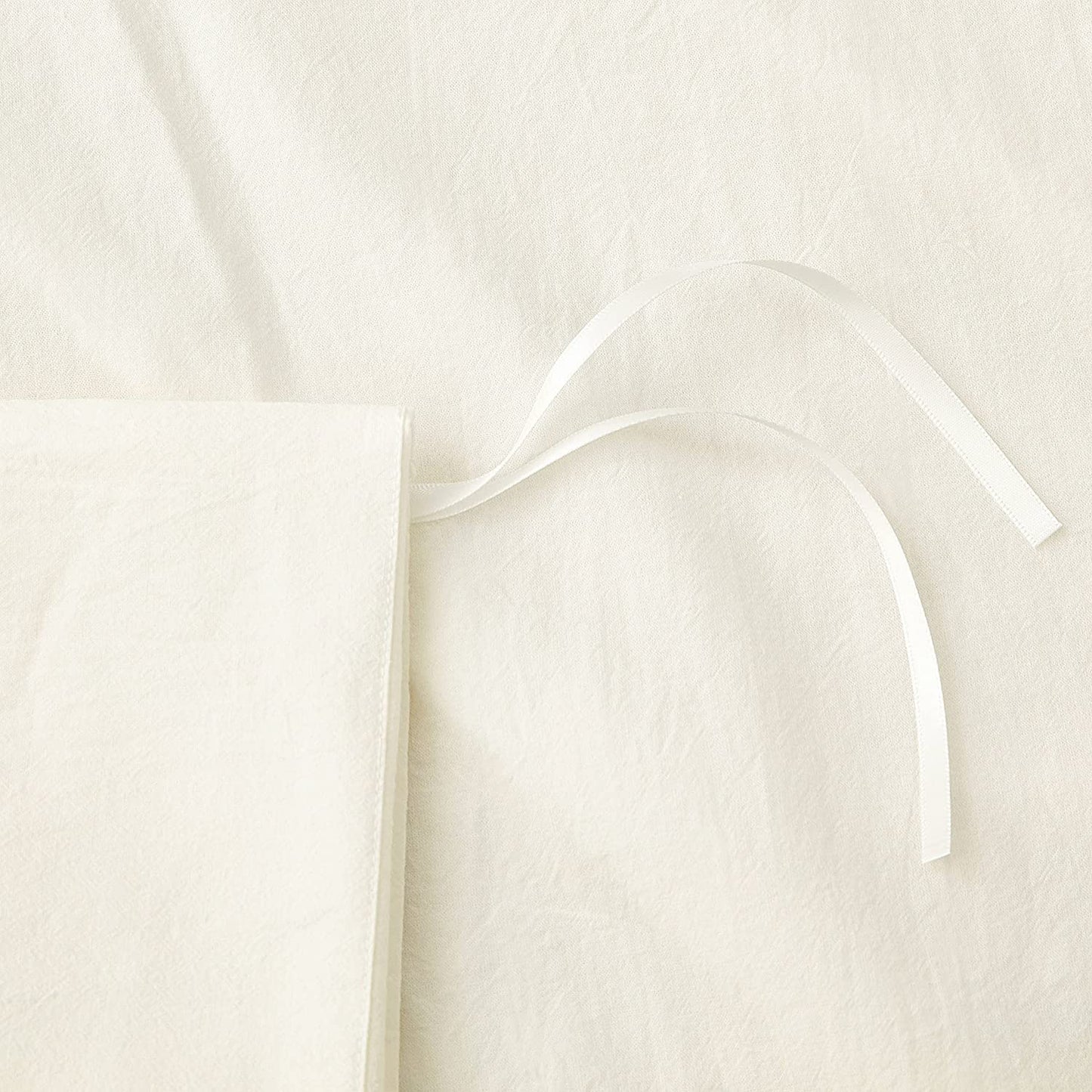 Soft and Durable Modern White Duvet Cover Set with Coconut Button Closure and Corner Strings for Queen/King Beds