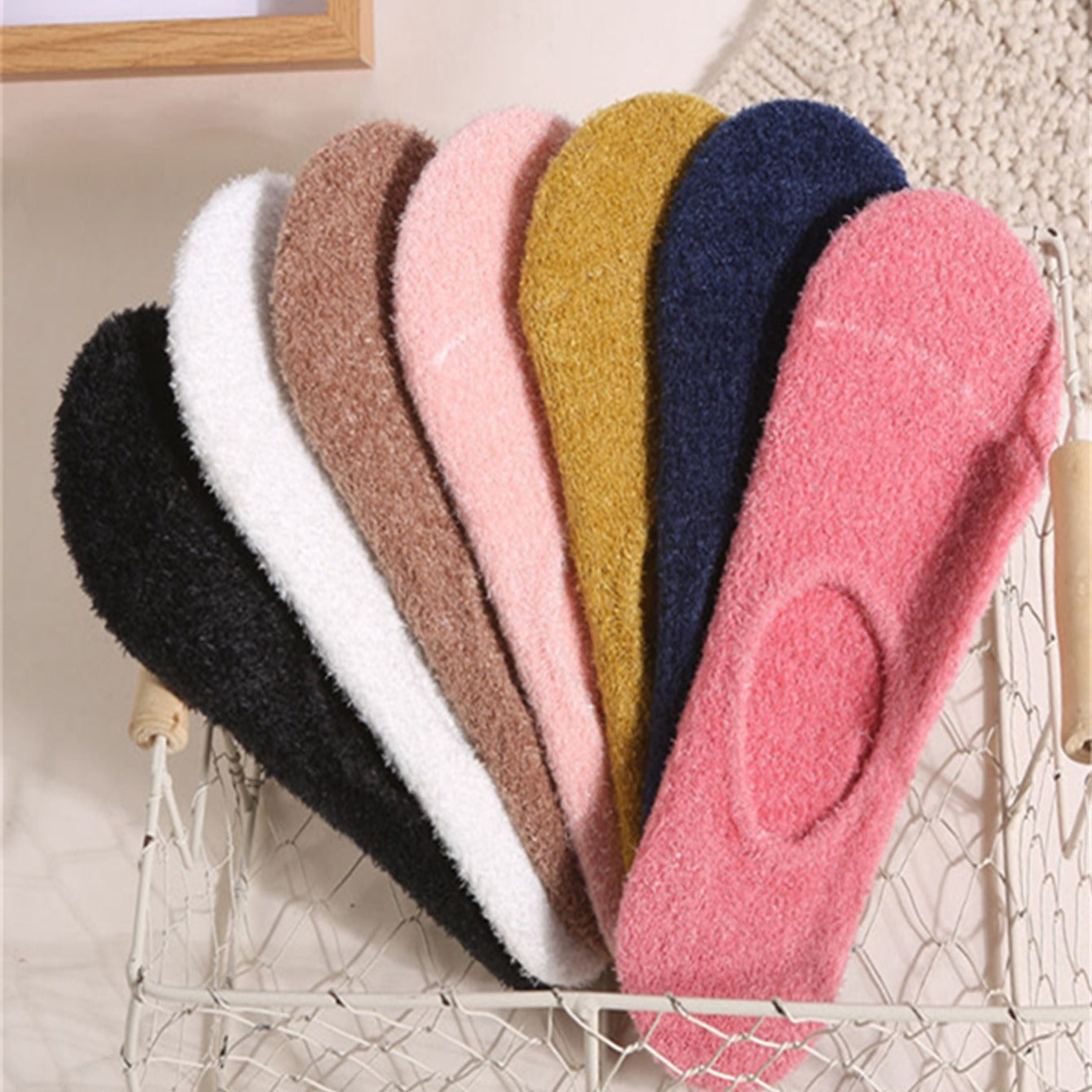 7 Pairs Warm & Fuzzy Non-Slip Socks, Colorful Pastel Invisible Plush Socks, Women's Stockings & Hosiery