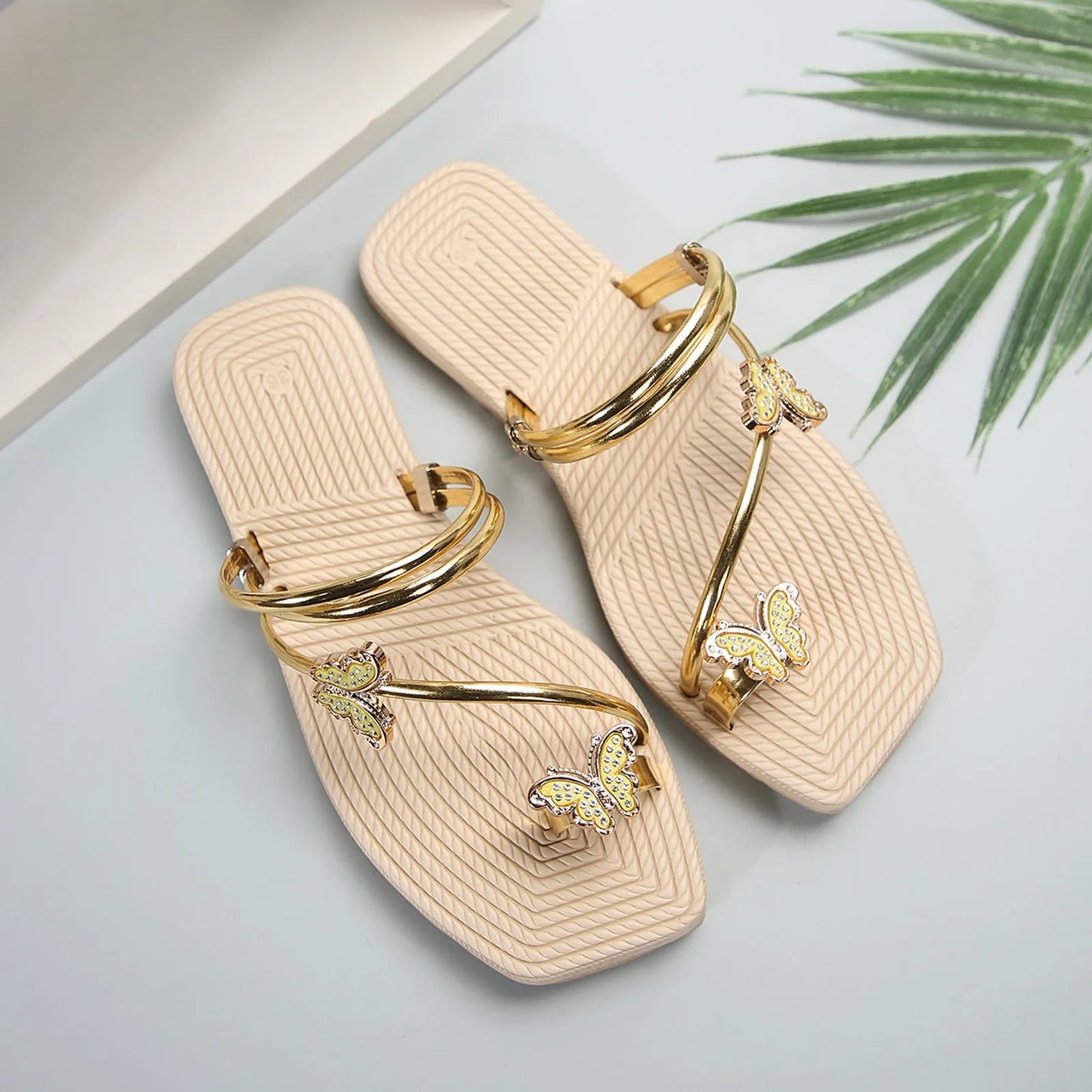 Fashionable Butterfly Pinch Toe Sandal Metal Strap Fat Sandals Summer New Holiday Outdoor Beach Sandals Shoes Woman 2024 Trend