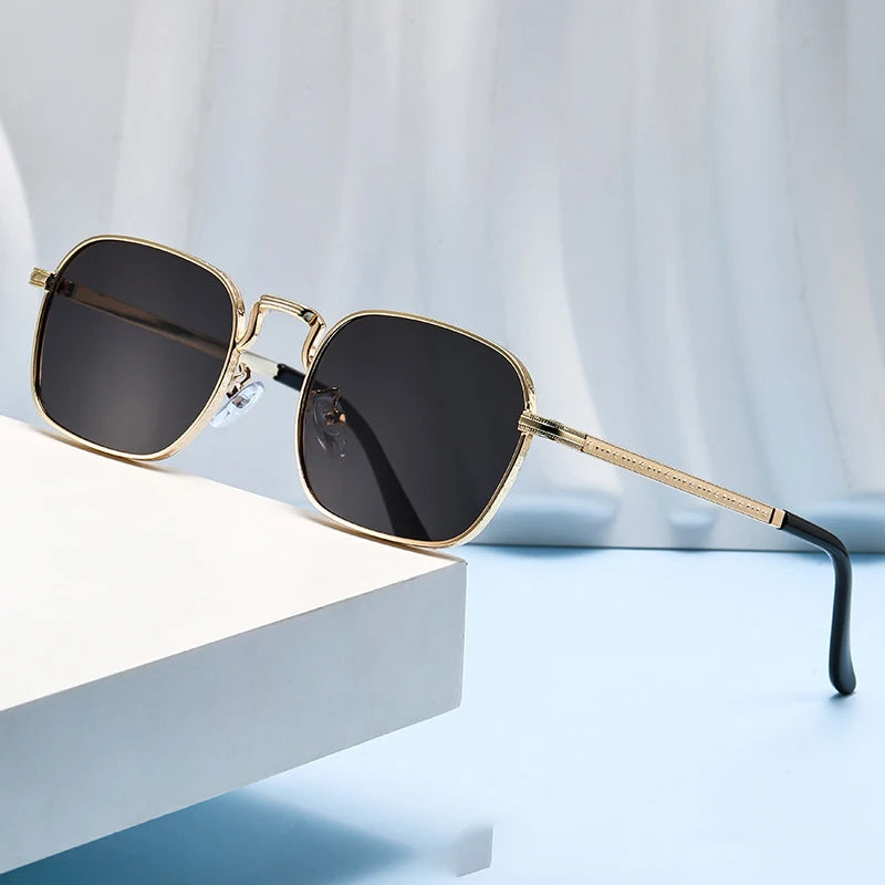 New Square Oval Metal Sunglasses Fashionable Retro Men Sunglasses Women Personalized Uv Resistant Eyeglass Luxury Design Uv400 