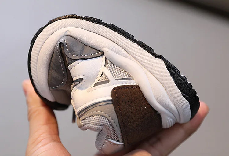 Kids Sport Shoes Autumn New Fashion Mesh Breathable Boys Sneakers Spring Autumn Children Girls Outdoor Soft Soled Running Shoes