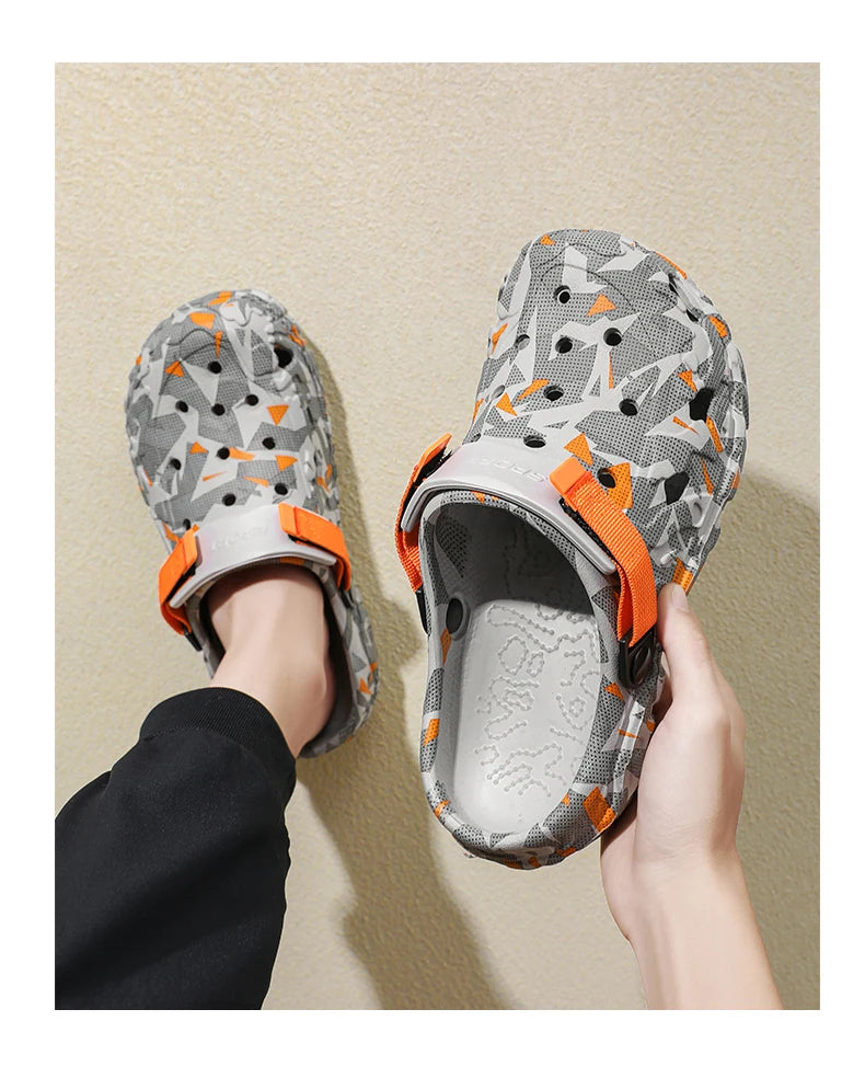 New Men's Clogs Slippers Sandal Male Garden Shoes Flat Camouflage Sandals Male Sneakers Outdoor Flip Flops Home Clogs