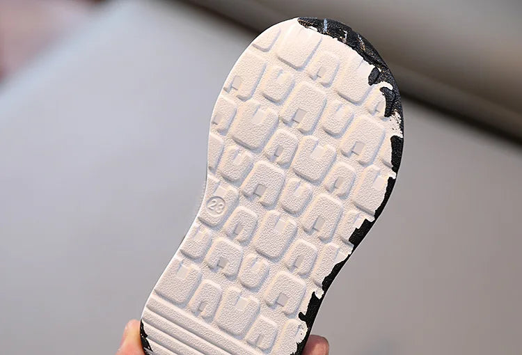 Kids Sport Shoes Autumn New Fashion Mesh Breathable Boys Sneakers Spring Autumn Children Girls Outdoor Soft Soled Running Shoes