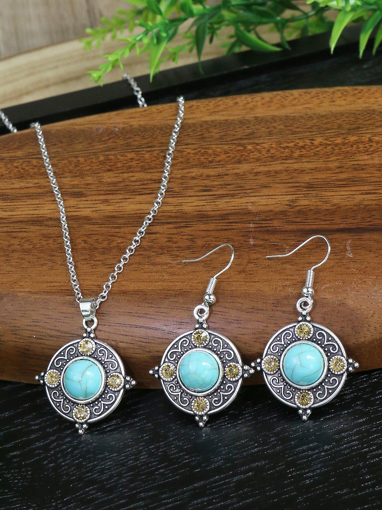 1 Pair Earrings/1 Pair Earrings+1pc Necklace, Retro Ethnic Style Women's Jewelry Set Round Antique Silvery Pendant Geometric Totem Inlaid With Simulated Green Rhinestones Embellished Earrings And Necklace Set
