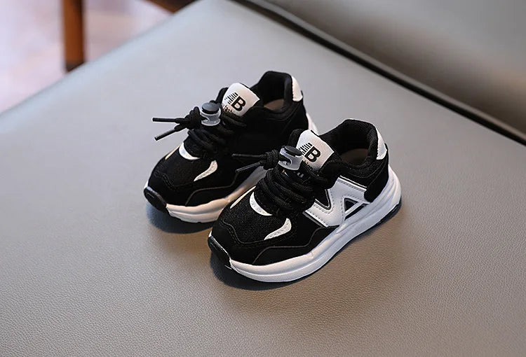 Kids Sport Shoes Autumn New Fashion Mesh Breathable Boys Sneakers Spring Autumn Children Girls Outdoor Soft Soled Running Shoes