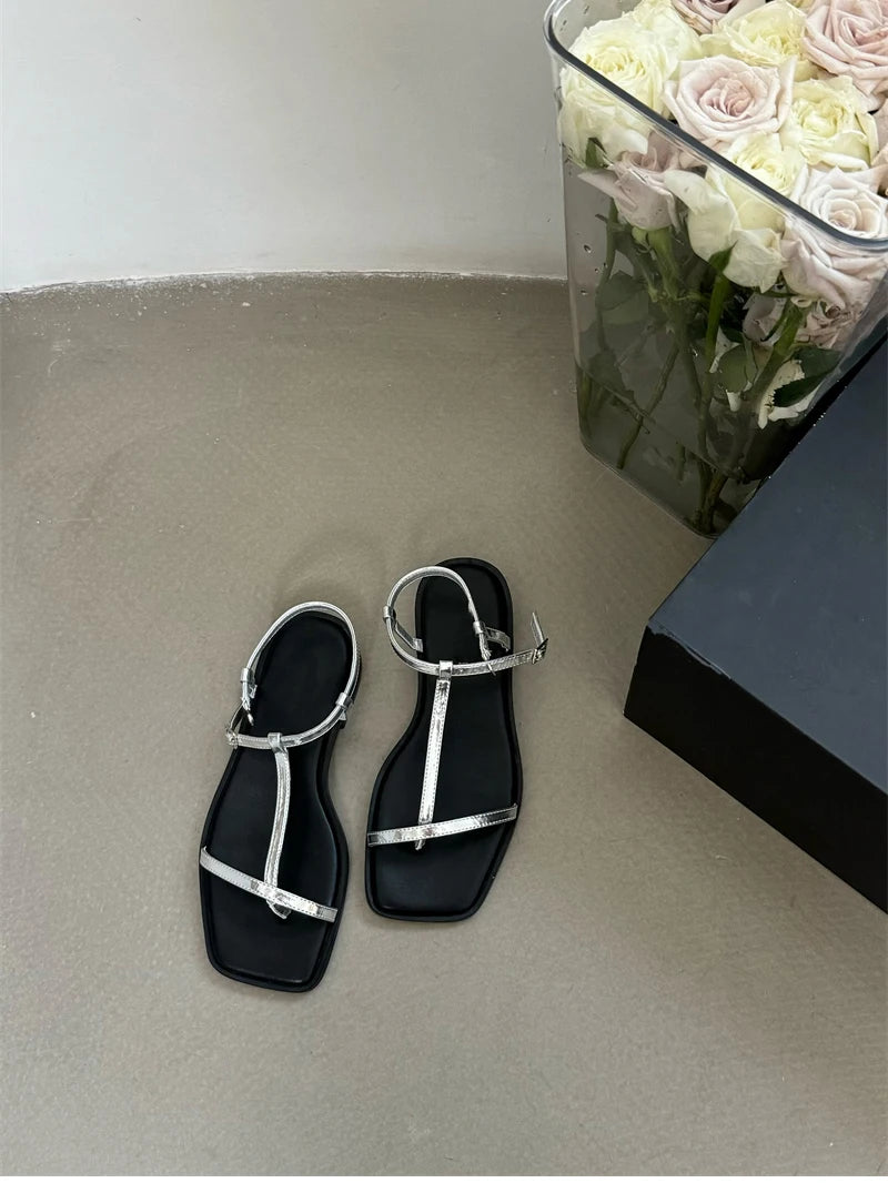2025 New Gladiator Women Sandals Fashion Clip Toe Flats Ladies Outdoor Beach Vacation Sandal Summer Women's Shoes