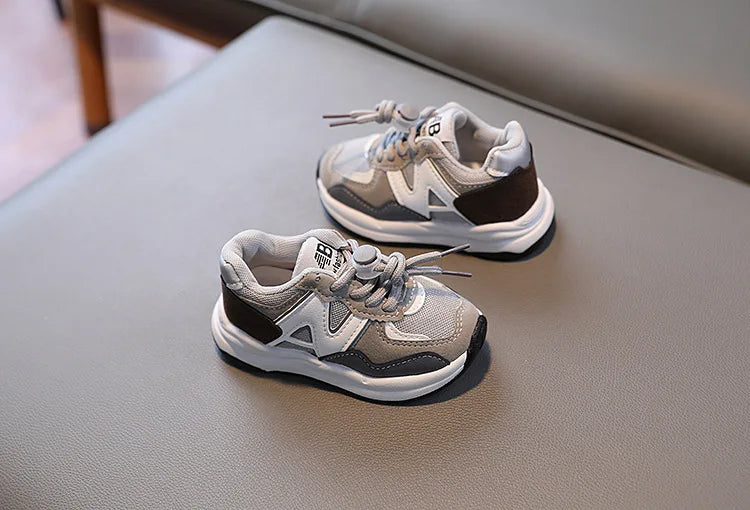 Kids Sport Shoes Autumn New Fashion Mesh Breathable Boys Sneakers Spring Autumn Children Girls Outdoor Soft Soled Running Shoes